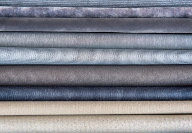 Материалы и ткани: что важно знать при выборе дивана