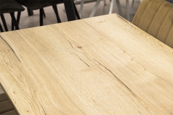 Каким должен быть обеденный стол в современной квартире?